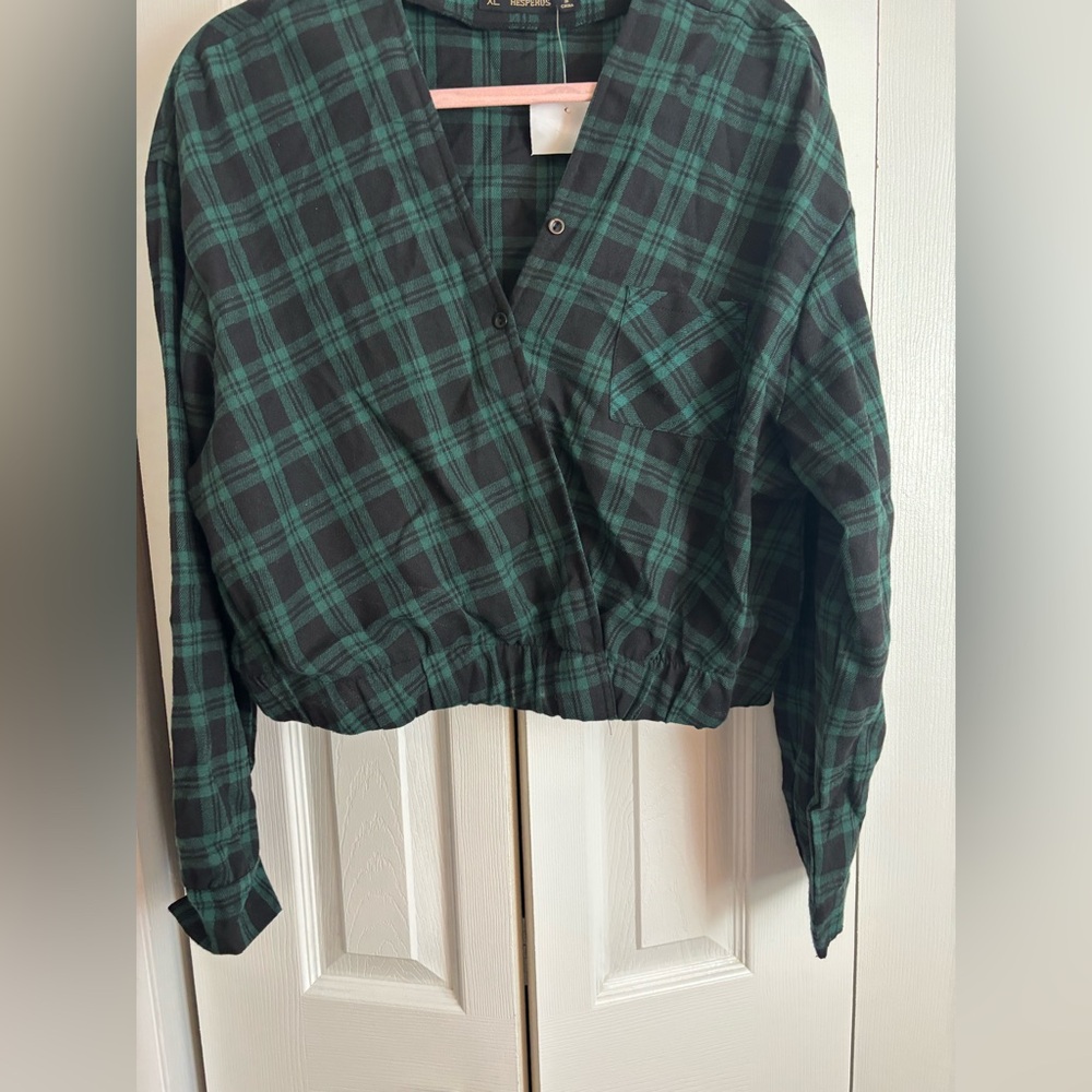 NWT! Hesperus brand Plaid Green and Black Women's Top Size XL - Picture 2 of 7